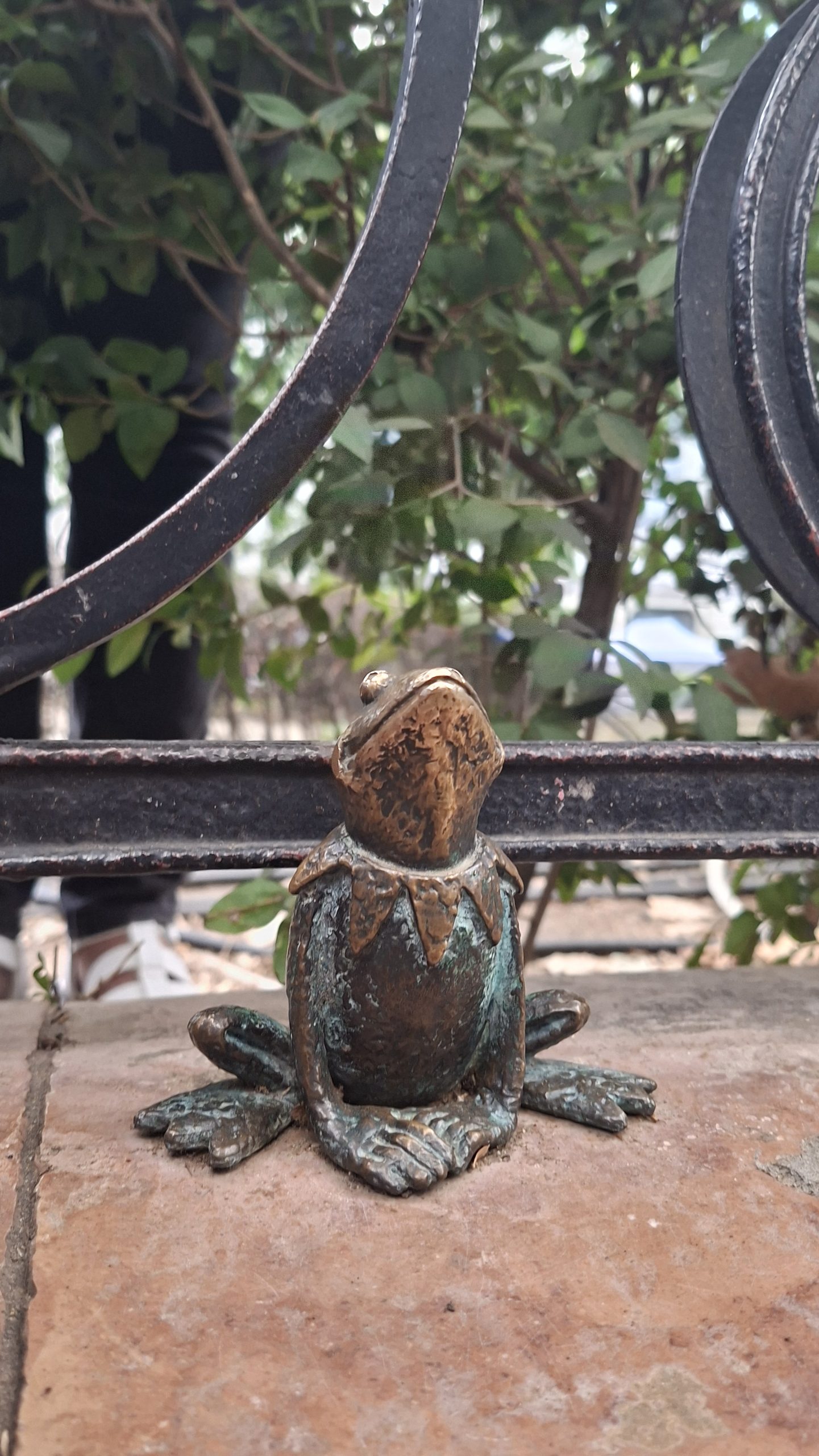 Kolodko mini statue